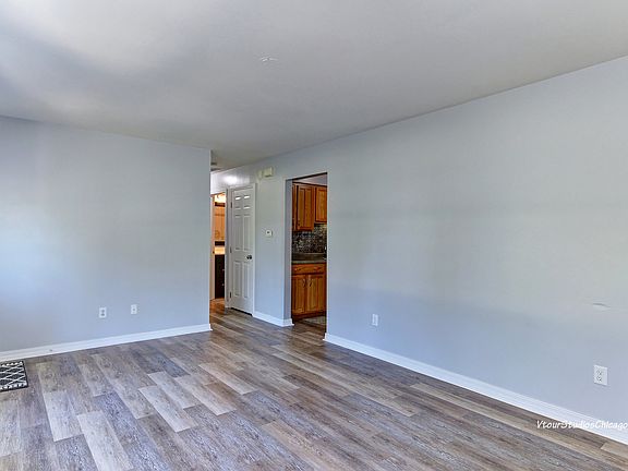 4th image of 805 W Eureka St
