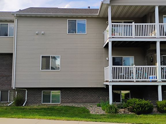 3rd image of 203 Jewel Dr Unit 5