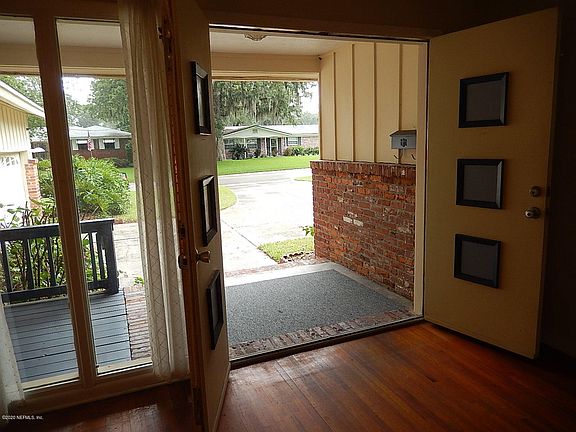 5th image of 1640 Westminister Ave