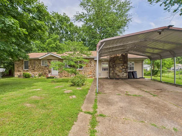 611 N College St, Mountain Home, AR 72653