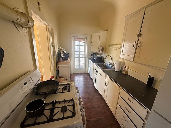5th image of 2819 Telegraph Ave