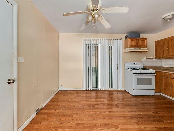 5th image of 11429 Richmond Ave