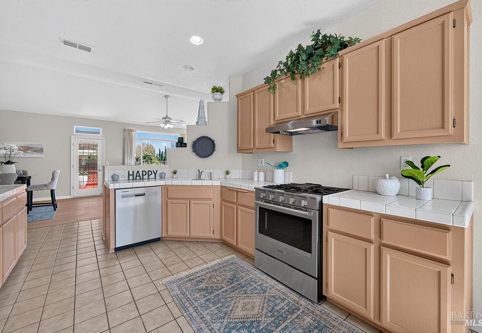 1st image of 706 Allender Way