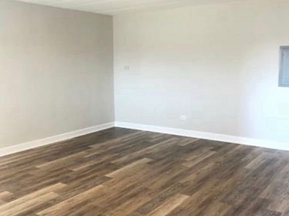 2nd image of 1829 N 19th Ave #9