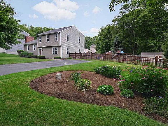 2nd image of 65 Annawamscutt Dr