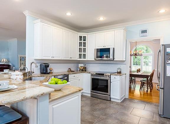 5th image of 11930 Dunvegan Ct