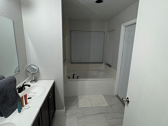 5th image of 2962 Viscount Cir