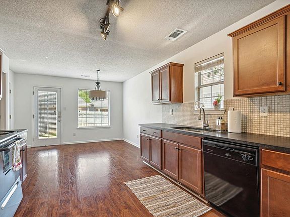 4th image of 10226 Evening Hill Dr
