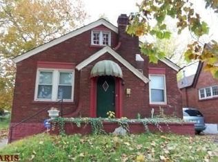 10049 Diamond Dr, Saint Louis, MO