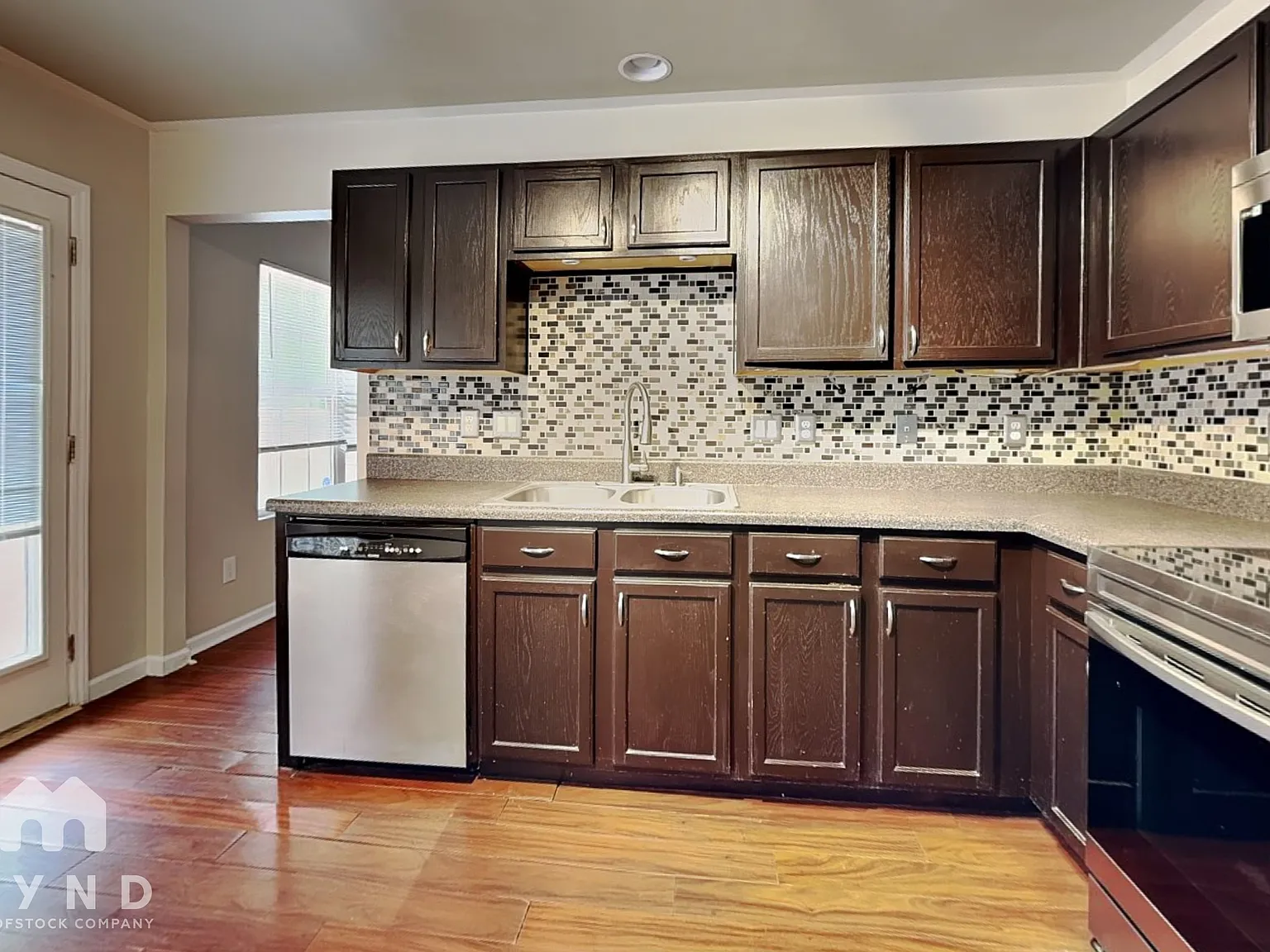 4 bed, 2.5 bath, 1744 sqft, $1,995 — Photo 3