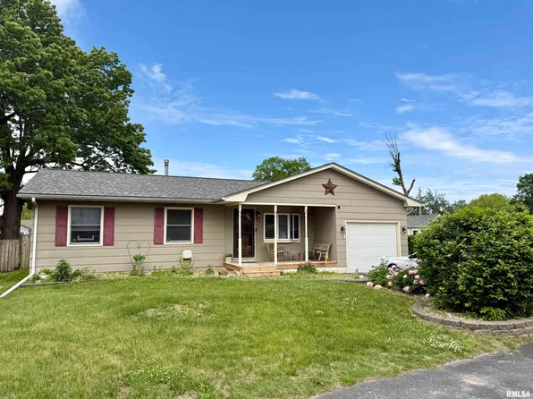 711 3rd St, Colona, IL 61241