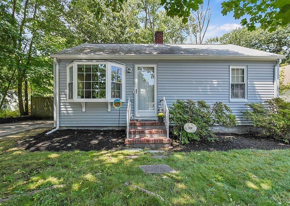 1st image of 98 Thicket St