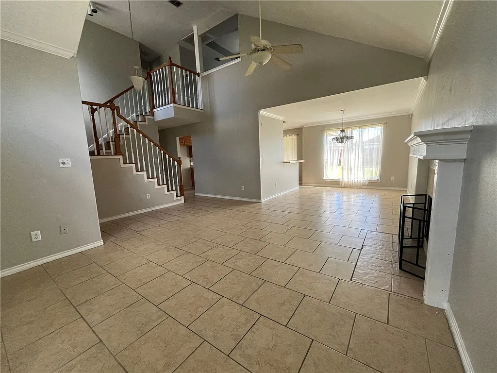 3 bed, 2.5 bath, 1700 sqft, $2,488 — Photo 3