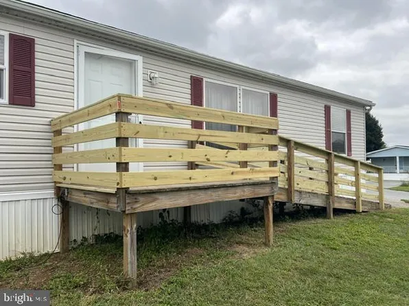 132 Gateshead Dr, Stewartstown, PA 17363