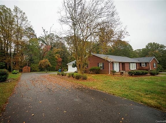 3rd image of 513 Virginia Dr