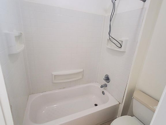 2nd image of 512 Eberhart Ln APT 1601