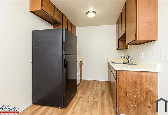 4th image of 412 Page St #D