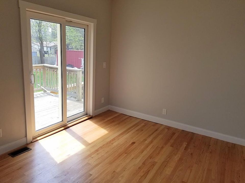 2nd image of 283 Market St #2