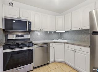 2100 Linwood Ave APT 2G, Fort Lee, NJ 07024