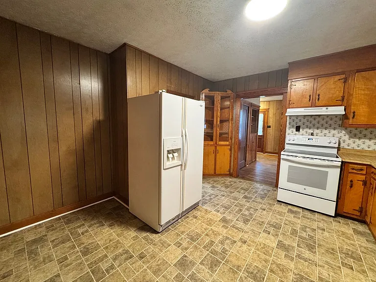 240 Lynbrook Rd — Photo 11