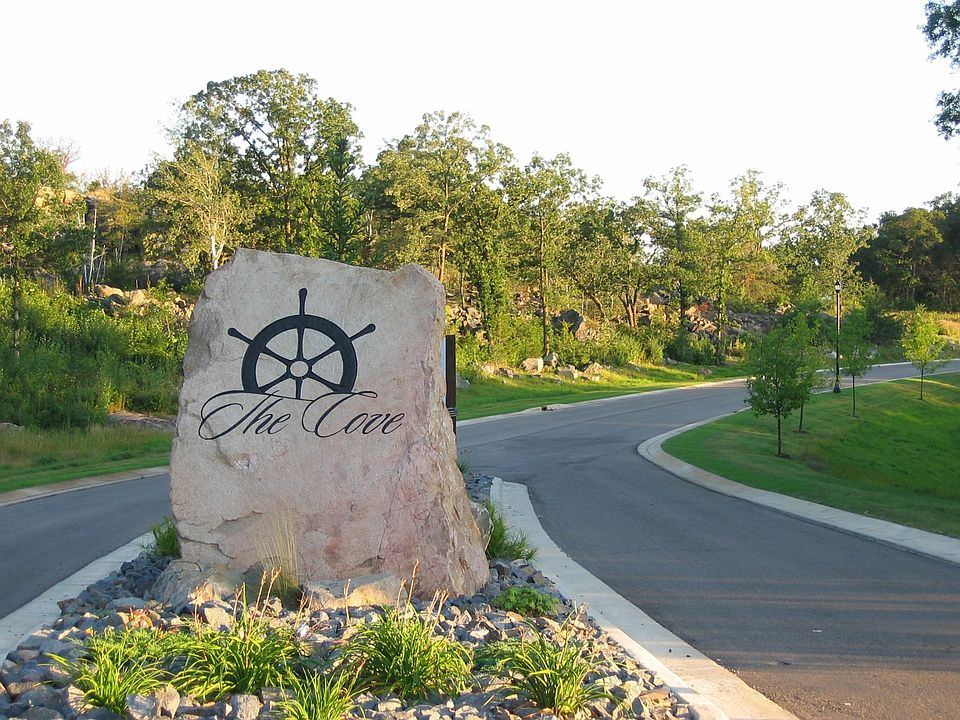1st image of 947 Cove Ct NW