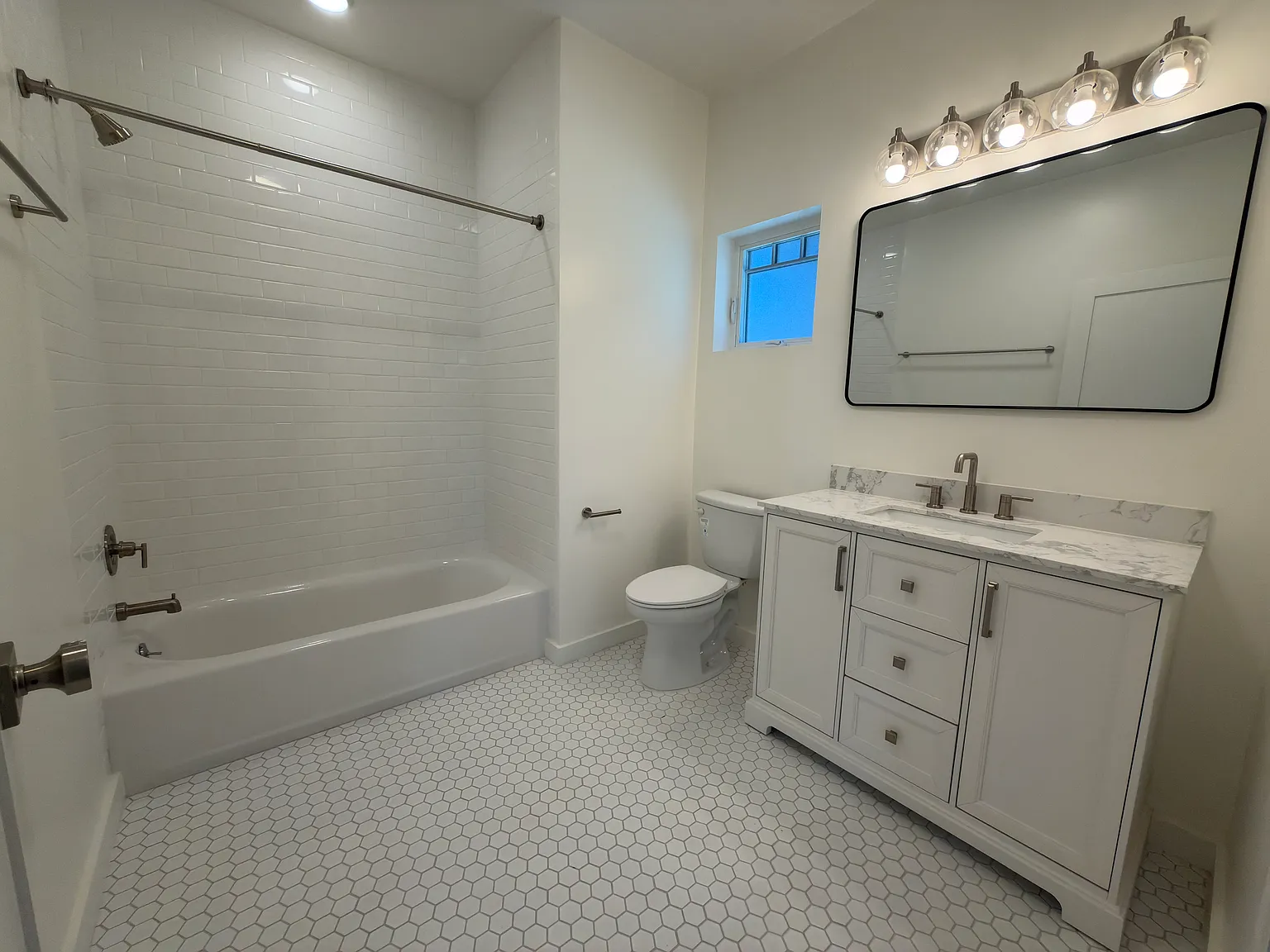210 S Voluntario St — Photo 3