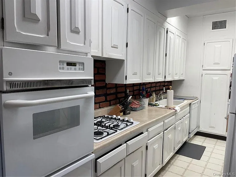 30 Lake St #12D — Photo 11