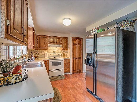 5th image of 11 Tigerwood Dr