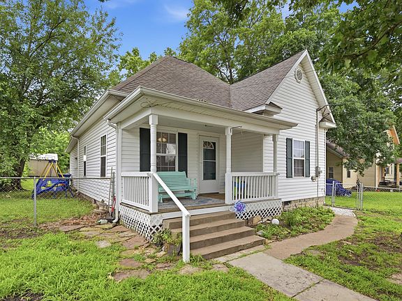 2nd image of 524 Walnut Street