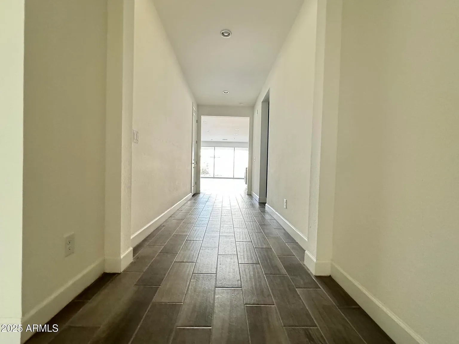 3 bed, 2.5 bath, 2001 sqft, $3,295 — Photo 4