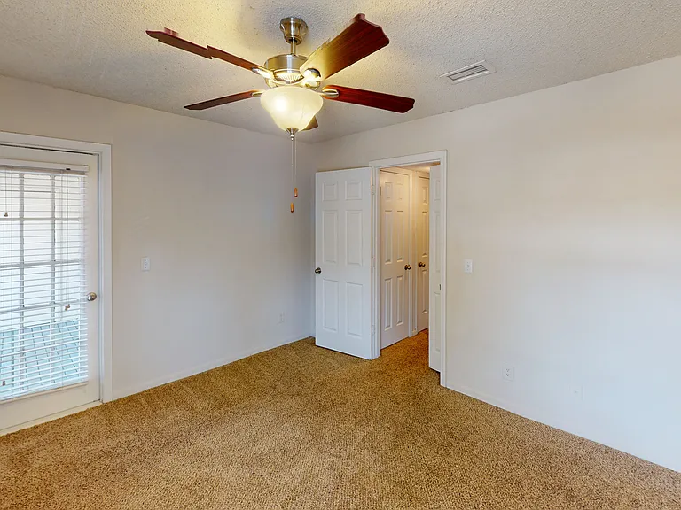 Altamira Place Apartment Homes — Photo 142