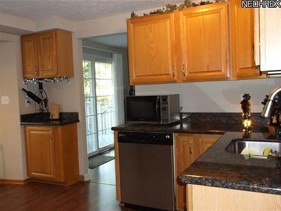 3rd image of 8415 Lincolnshire Blvd