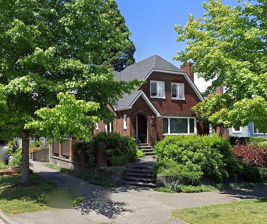 2nd image of 2139 41st Ave SW