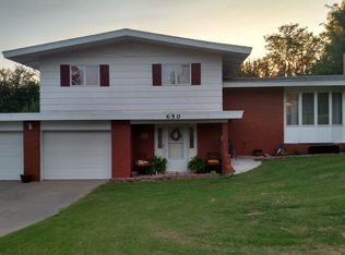 650 Wheatridge Rd, Garden City, KS 67846