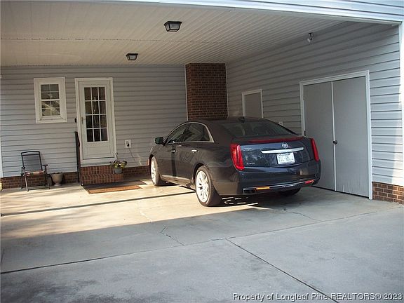 5th image of 4208 Aldwych St