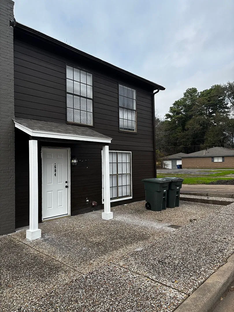 Normal Park Townhomes — Photo 1