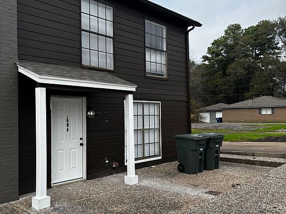 2nd image of 604 Normal Park Dr #604