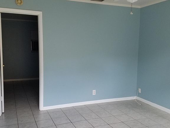 5th image of 919 Selkirk St