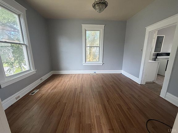 3rd image of 170 Charlotte Ave