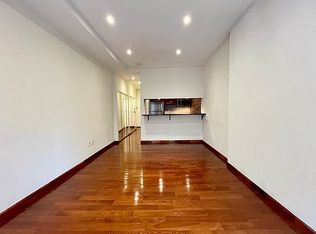 171 E 74th St #B3, New York, NY 10021