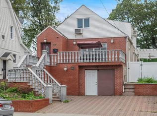 85-66 188th St, Hollis, NY 11423