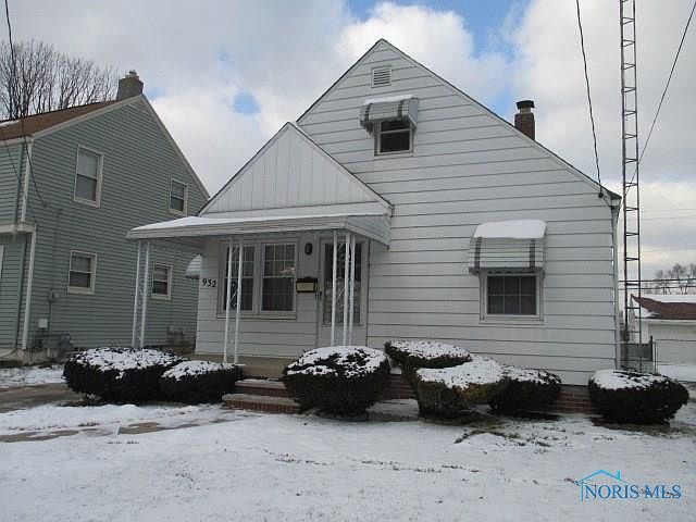 1st image of 932 W Gramercy Ave