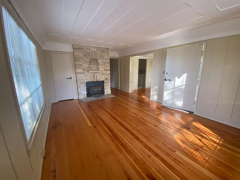 Ocean 2 Nw Santa Rita — Photo 3