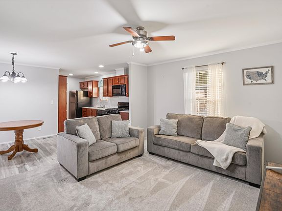 4th image of 2101 SE Winter Park Dr