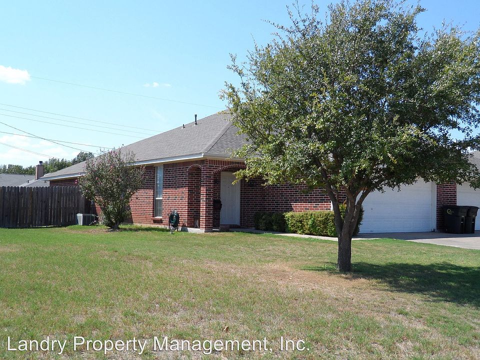 1st image of 1212 Lindsey Ln Unit B