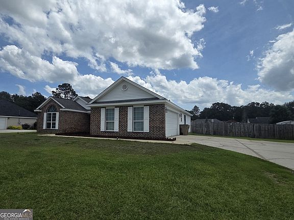 2nd image of 125 Joshua Cir