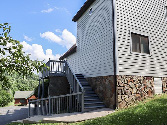 4th image of 21346 Lakeshore Dr