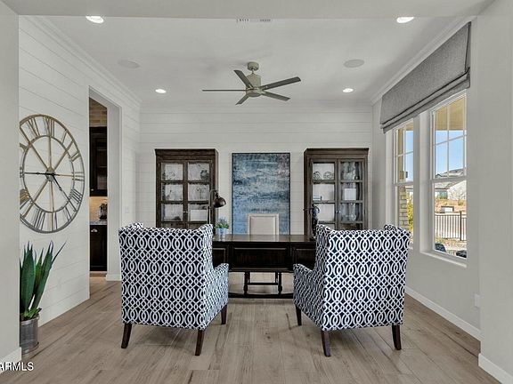 5th image of 2546 E Presidio Street