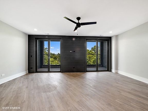 4th image of 3839 N Clark St #10822377