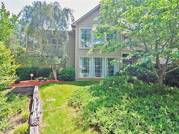3rd image of 702 Country Park Dr SE